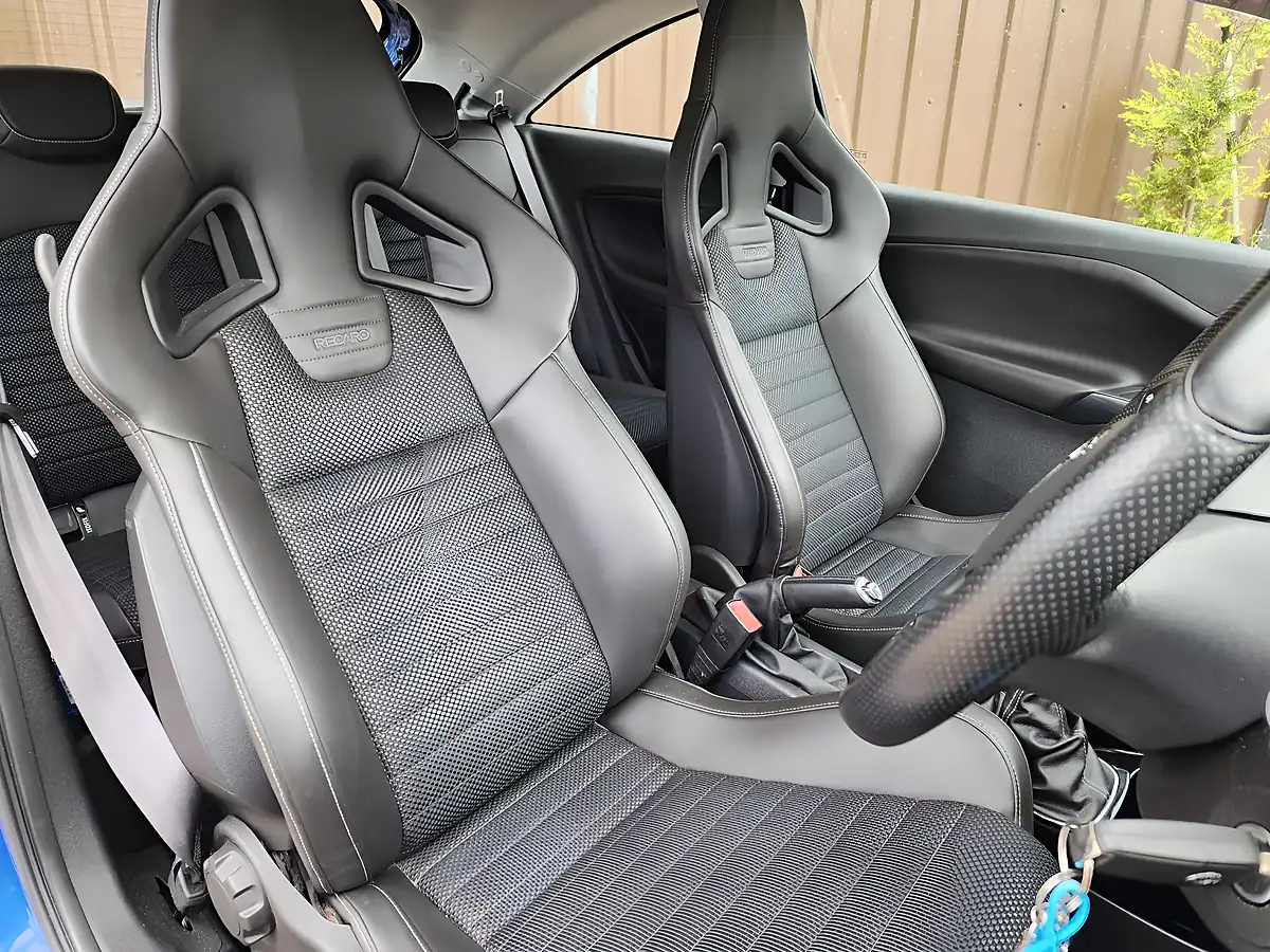 Used 2016 Vauxhall Corsa Vxr Blue - Interior and Exterior details 6