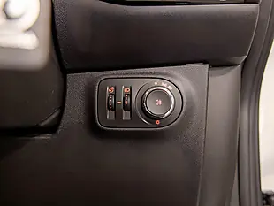 Used 2016 Vauxhall Corsa Vxr White - Interior and Exterior details 12