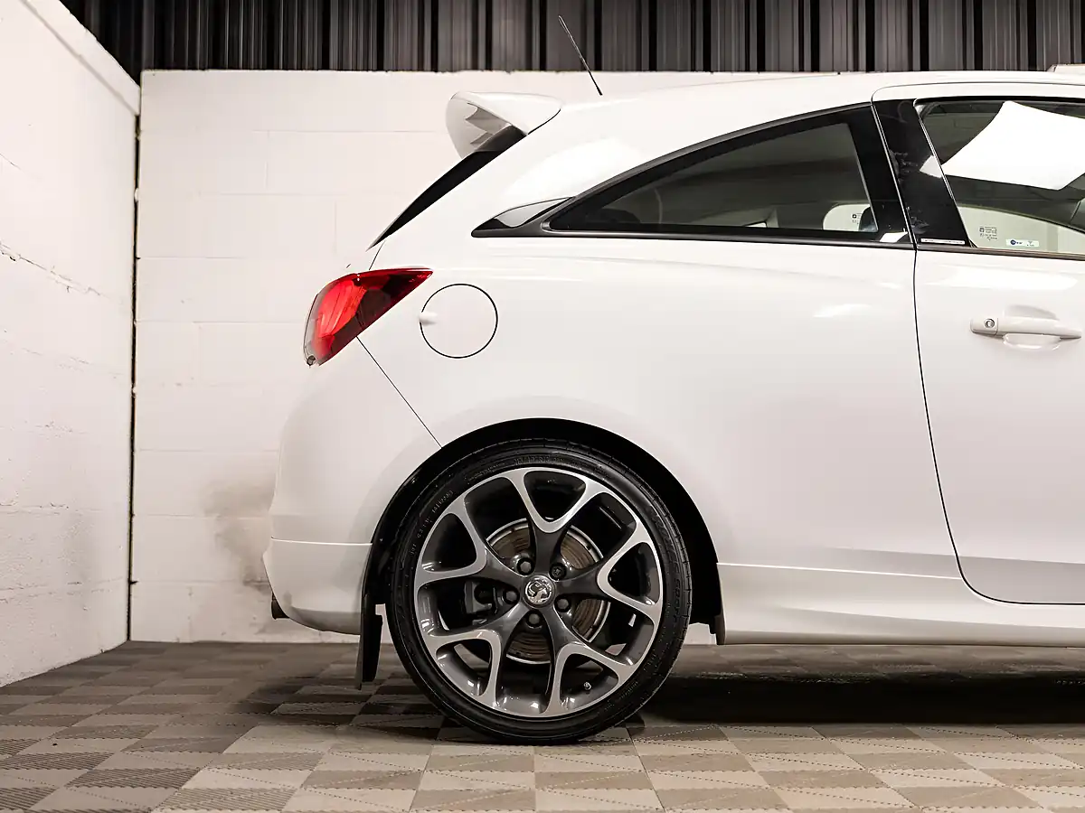 Used 2016 Vauxhall Corsa Vxr White - Interior and Exterior details 14