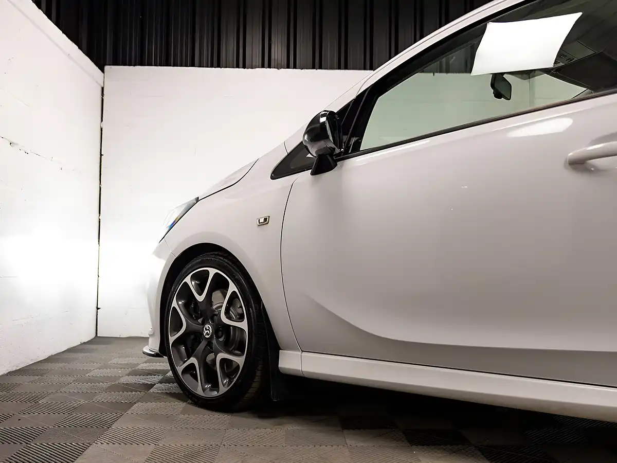 Used 2016 Vauxhall Corsa Vxr White - Interior and Exterior details 15