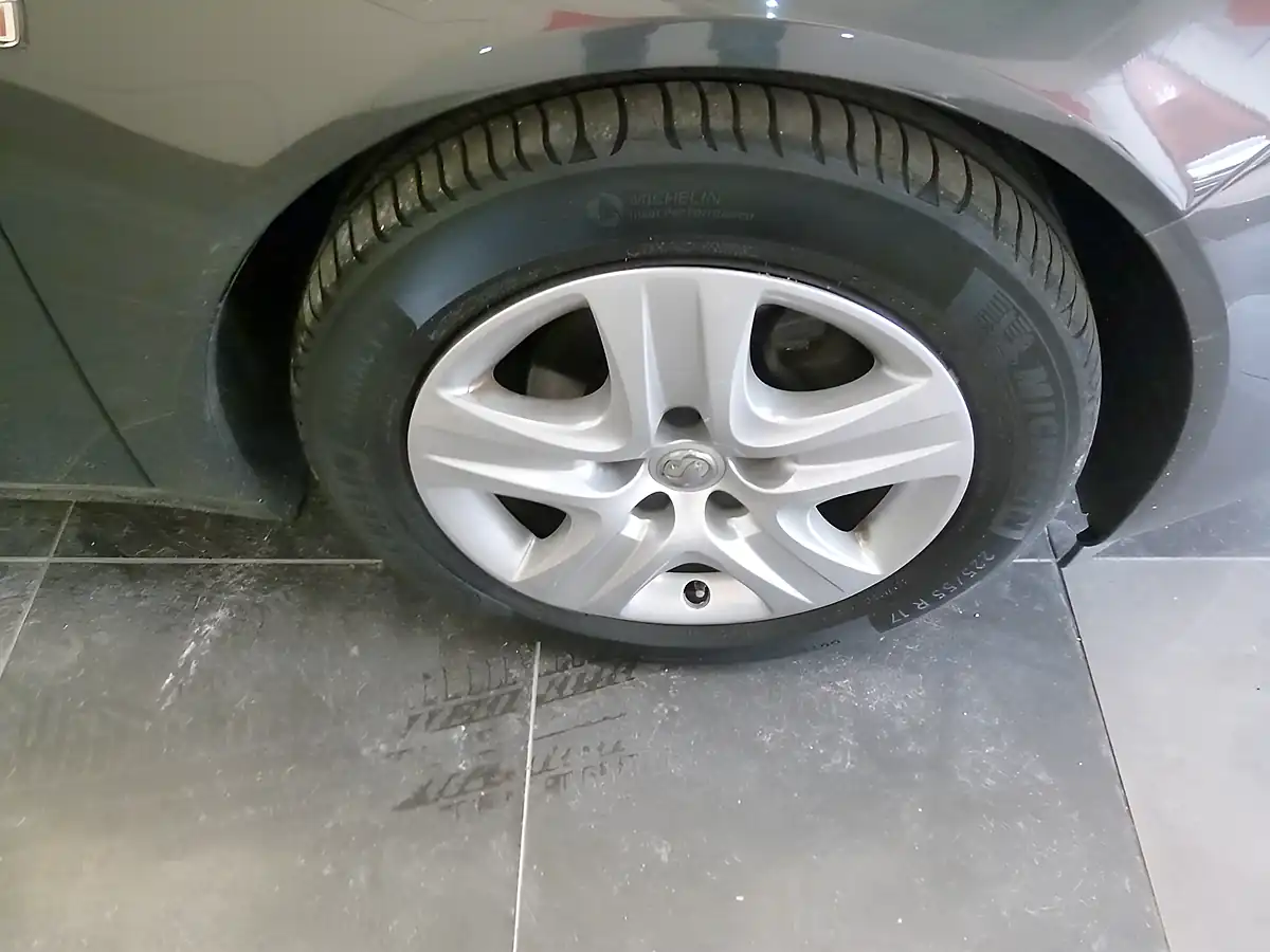 Used 2016 Vauxhall Insignia Design Nav Grey - Interior and Exterior details 12