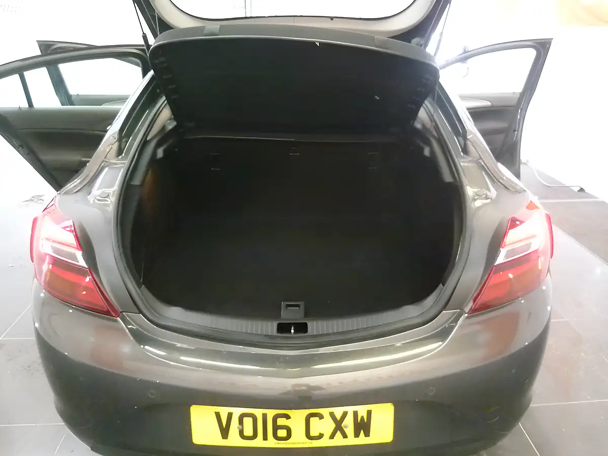 Used 2016 Vauxhall Insignia Design Nav Grey - Interior and Exterior details 17
