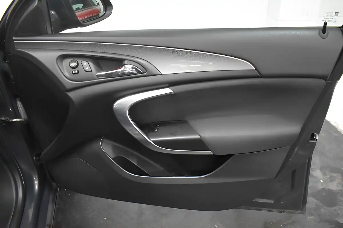 Used 2016 Vauxhall Insignia Design Nav Grey - Interior and Exterior details 18