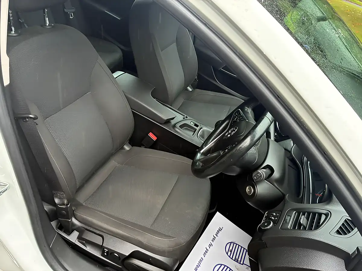Used 2016 Vauxhall Insignia Design Nav White - Interior and Exterior details 11