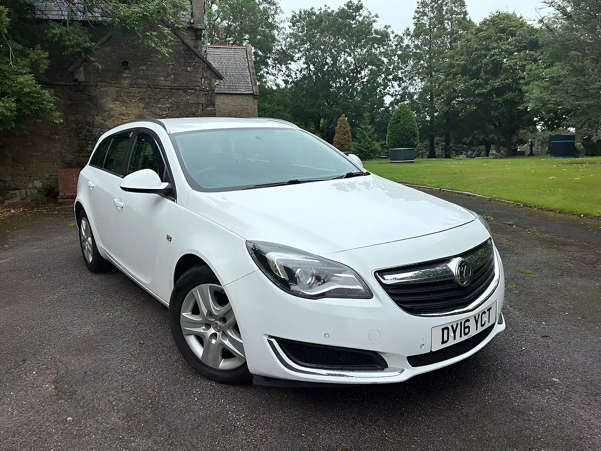 Used 2016 Vauxhall Insignia Design Nav White - Interior and Exterior details 14