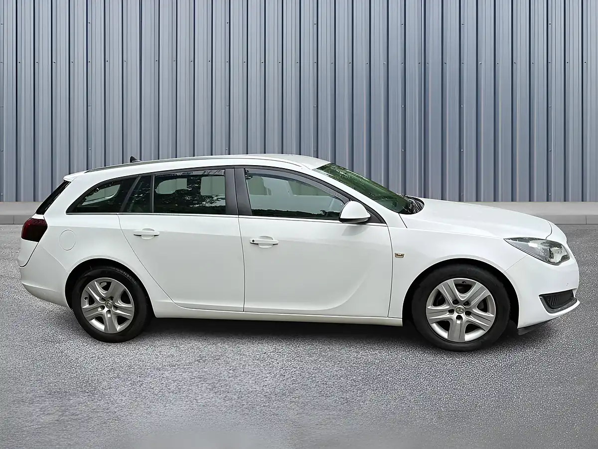 Used 2016 Vauxhall Insignia Design Nav White - Interior and Exterior details 7