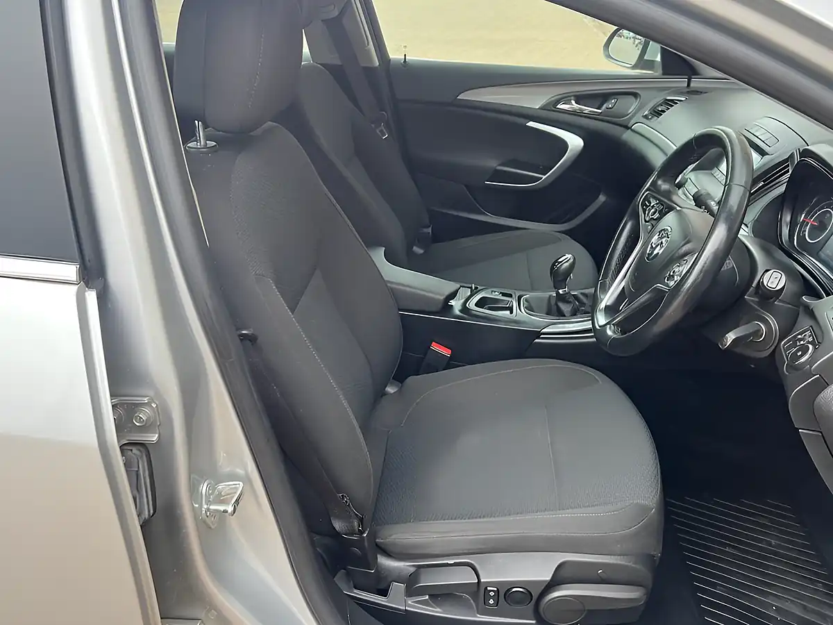 Used 2016 Vauxhall Insignia Design Silver - Interior and Exterior details 10