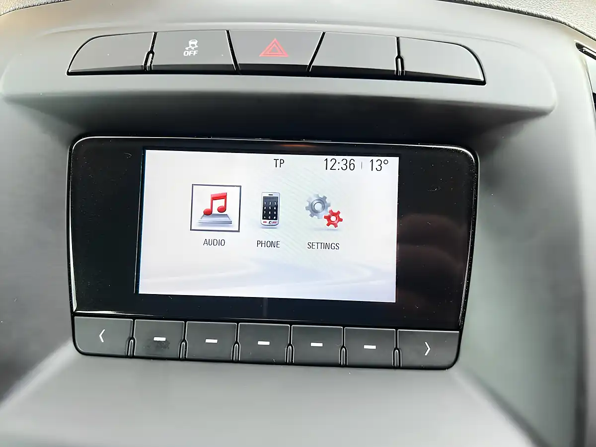 Used 2016 Vauxhall Insignia Design Silver - Interior and Exterior details 14