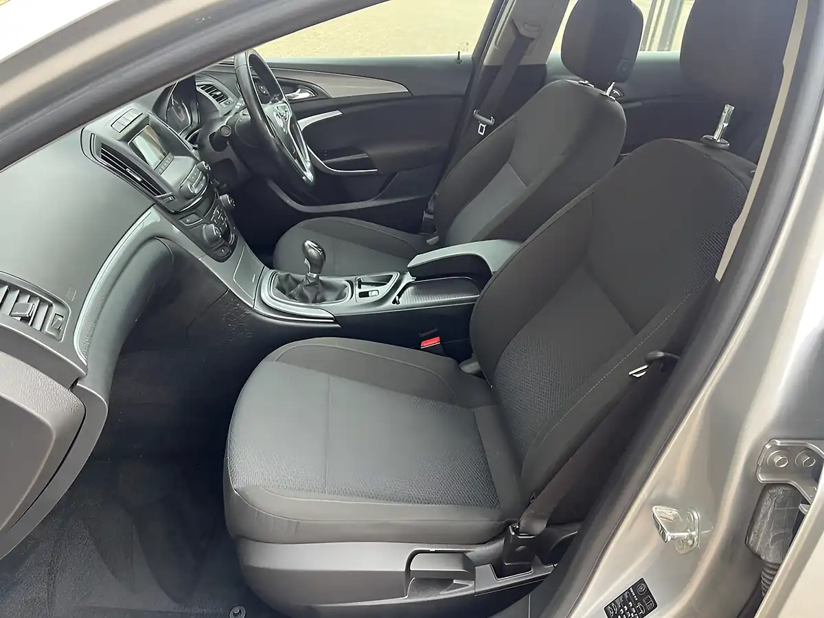 Used 2016 Vauxhall Insignia Design Silver - Interior and Exterior details 7