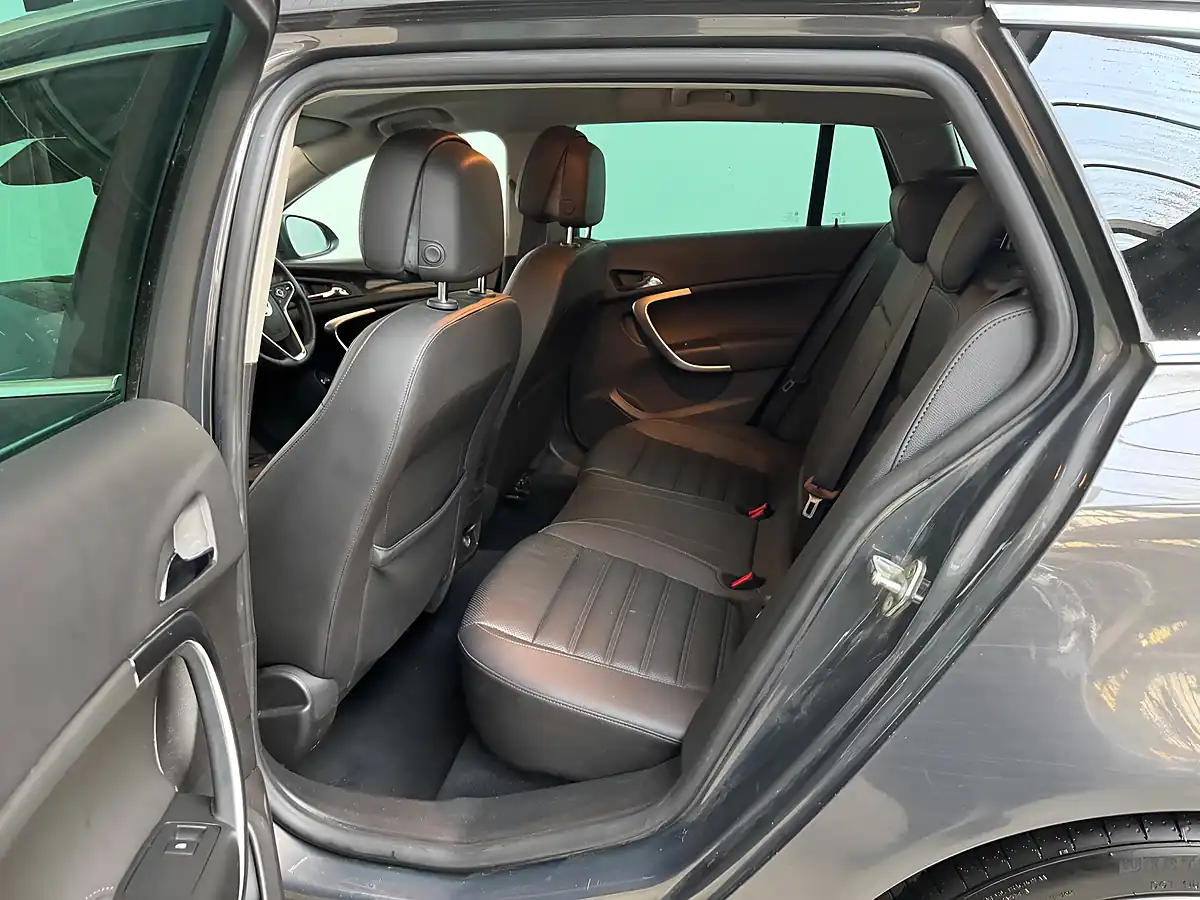 Used 2016 Vauxhall Insignia Elite Nav Sports Tourer Asteroid Grey - Interior and Exterior details 10