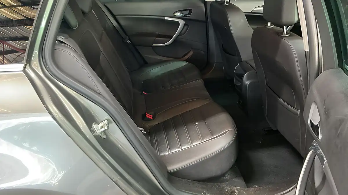 Used 2016 Vauxhall Insignia Sri Grey - Interior and Exterior details 10