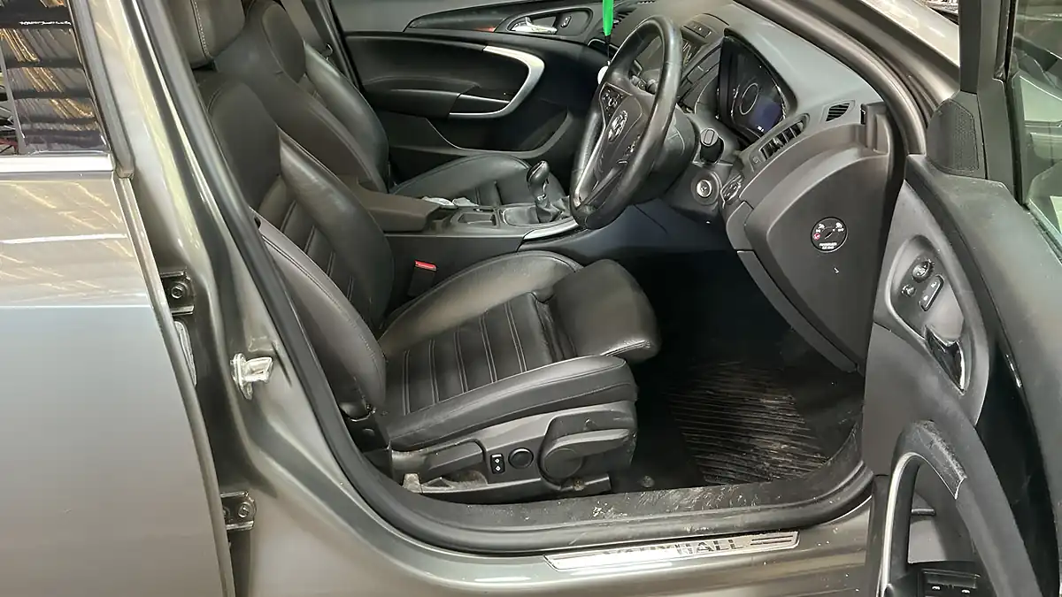 Used 2016 Vauxhall Insignia Sri Grey - Interior and Exterior details 11