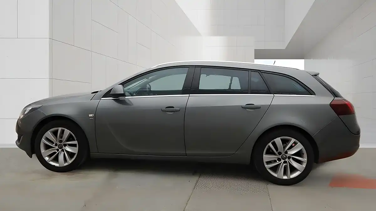 Used 2016 Vauxhall Insignia Sri Grey - Interior and Exterior details 6