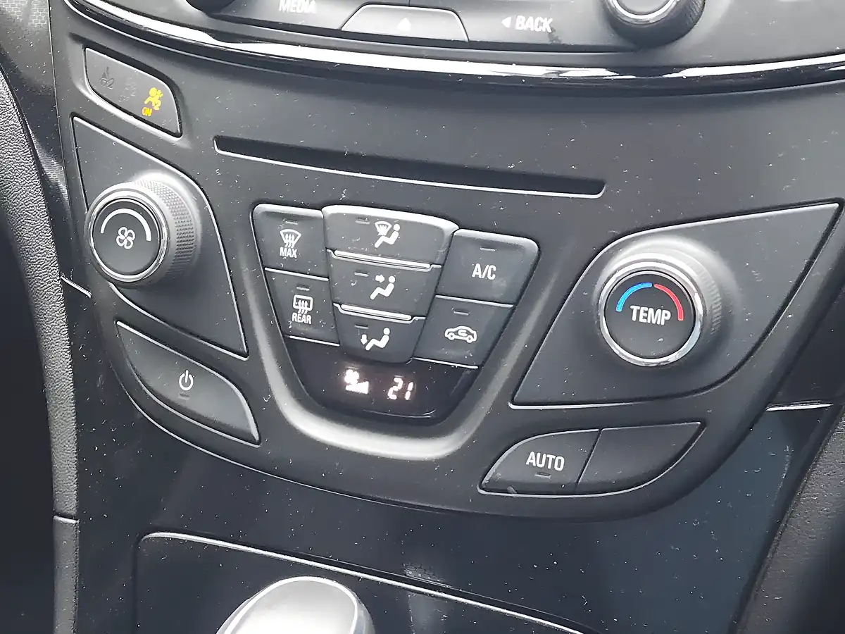 Used 2016 Vauxhall Insignia Sri Nav Black - Interior and Exterior details 12
