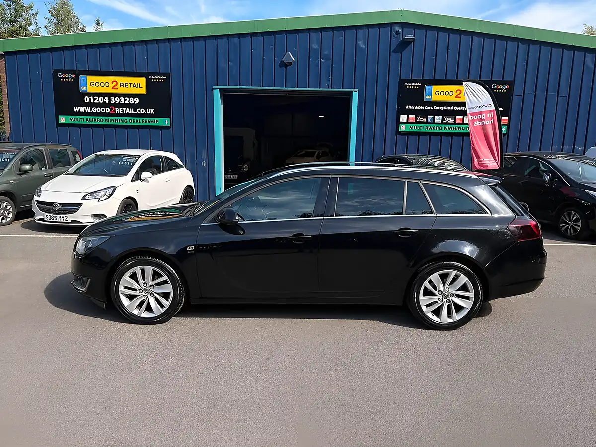 Used 2016 Vauxhall Insignia Sri Nav Black - Interior and Exterior details 9