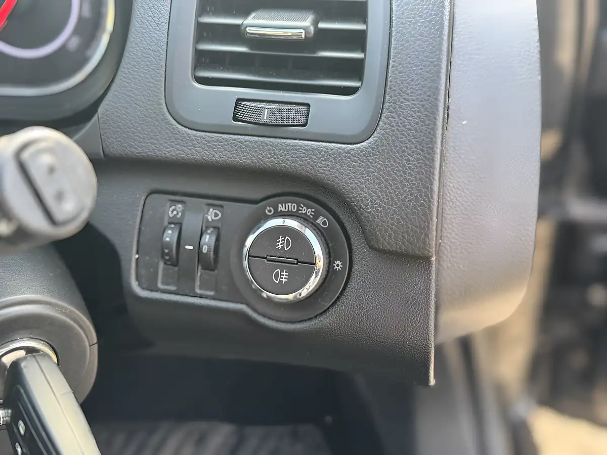 Used 2016 Vauxhall Insignia Sri Nav Black - Interior and Exterior details 11