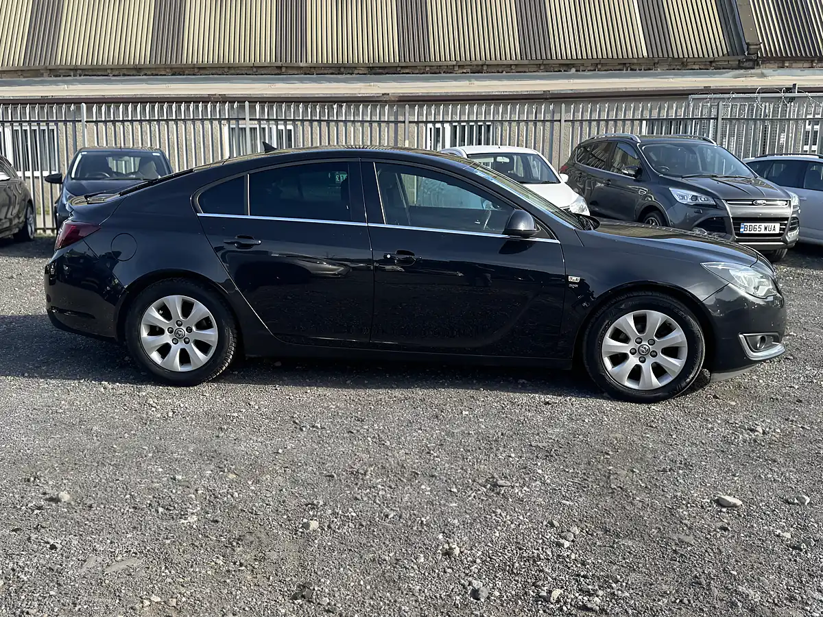Used 2016 Vauxhall Insignia Sri Nav Black - Interior and Exterior details 8