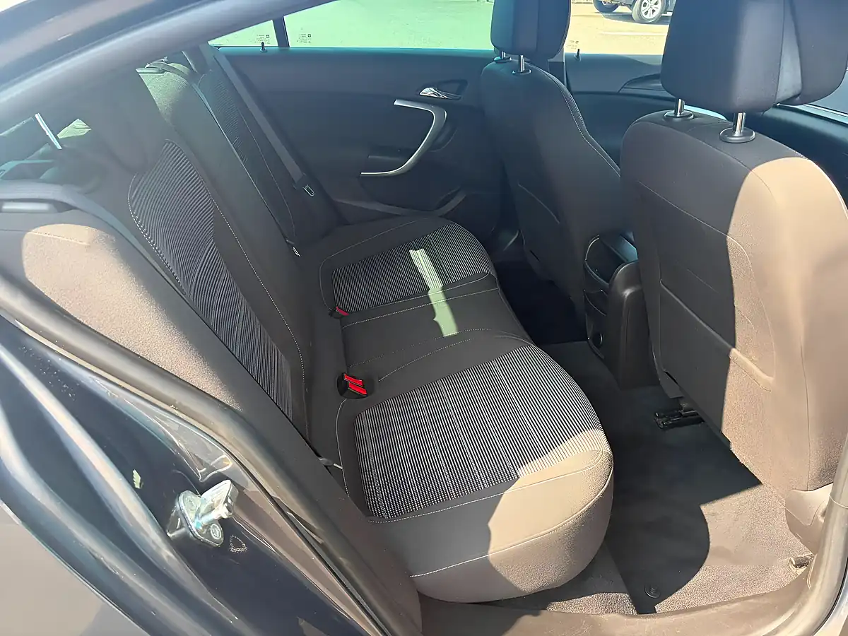 Used 2016 Vauxhall Insignia Sri Nav Grey - Interior and Exterior details 10