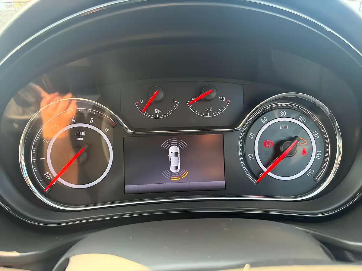 Used 2016 Vauxhall Insignia Sri Nav Grey - Interior and Exterior details 12