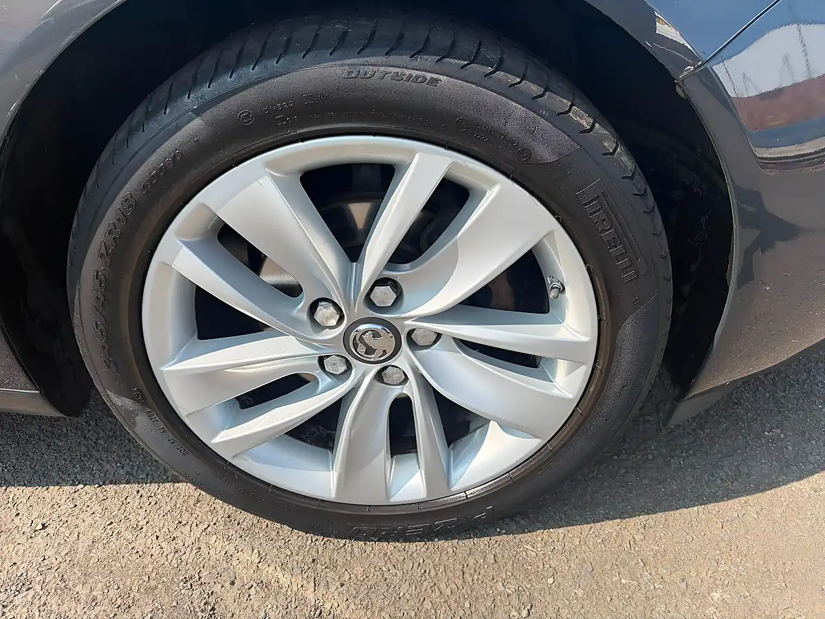 Used 2016 Vauxhall Insignia Sri Nav Grey - Interior and Exterior details 15