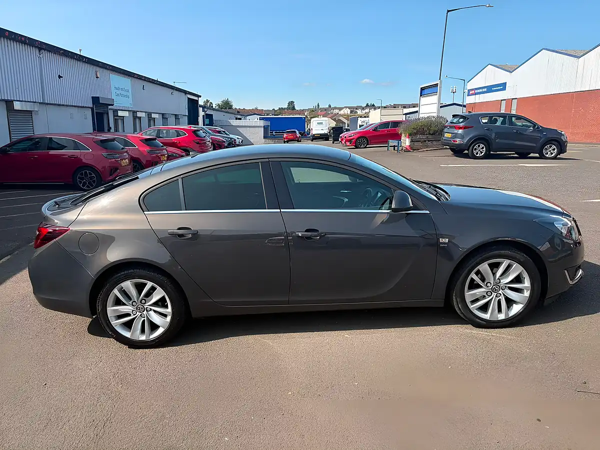 Used 2016 Vauxhall Insignia Sri Nav Grey - Interior and Exterior details 8
