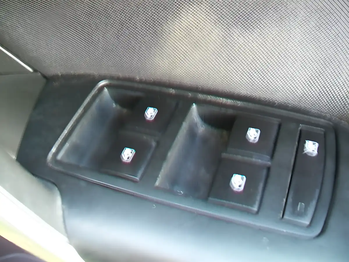 Used 2016 Vauxhall Insignia Sri Nav Grey - Interior and Exterior details 10