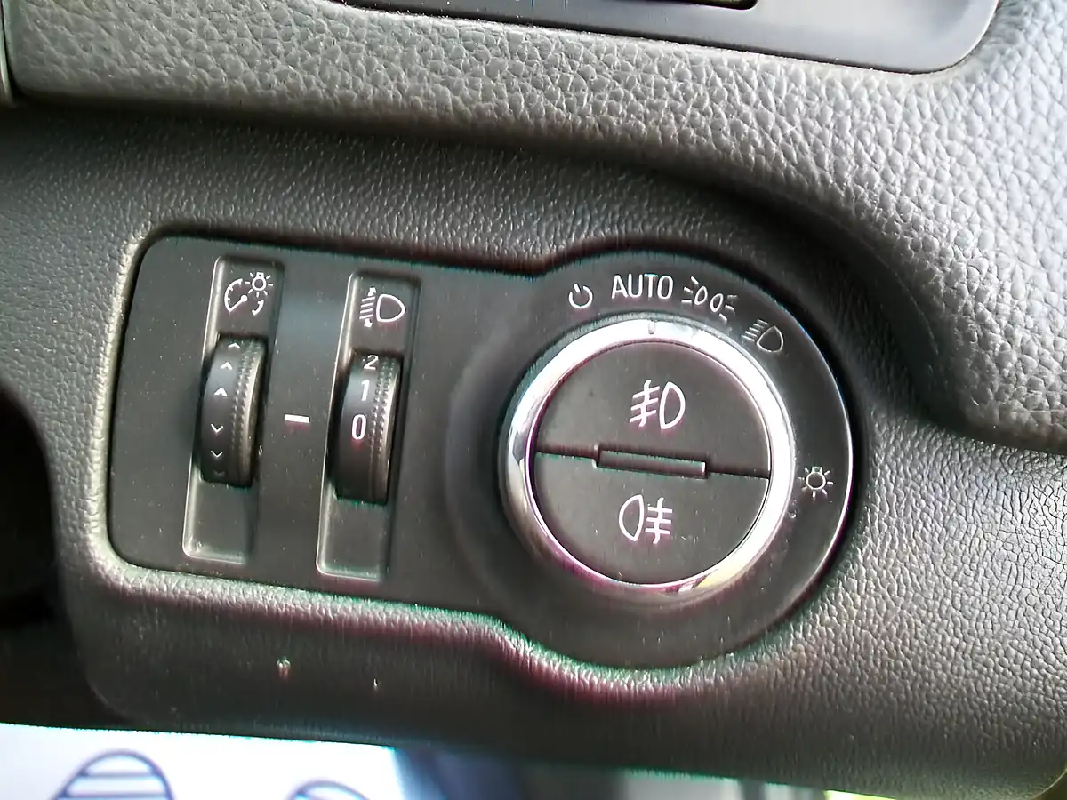 Used 2016 Vauxhall Insignia Sri Nav Grey - Interior and Exterior details 11