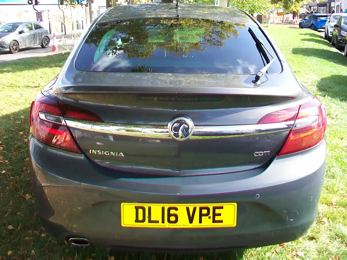 Used 2016 Vauxhall Insignia Sri Nav Grey - Interior and Exterior details 3