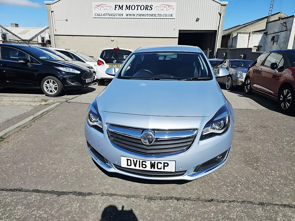 Used 2016 Vauxhall Insignia Sri Nav Silver - Front View