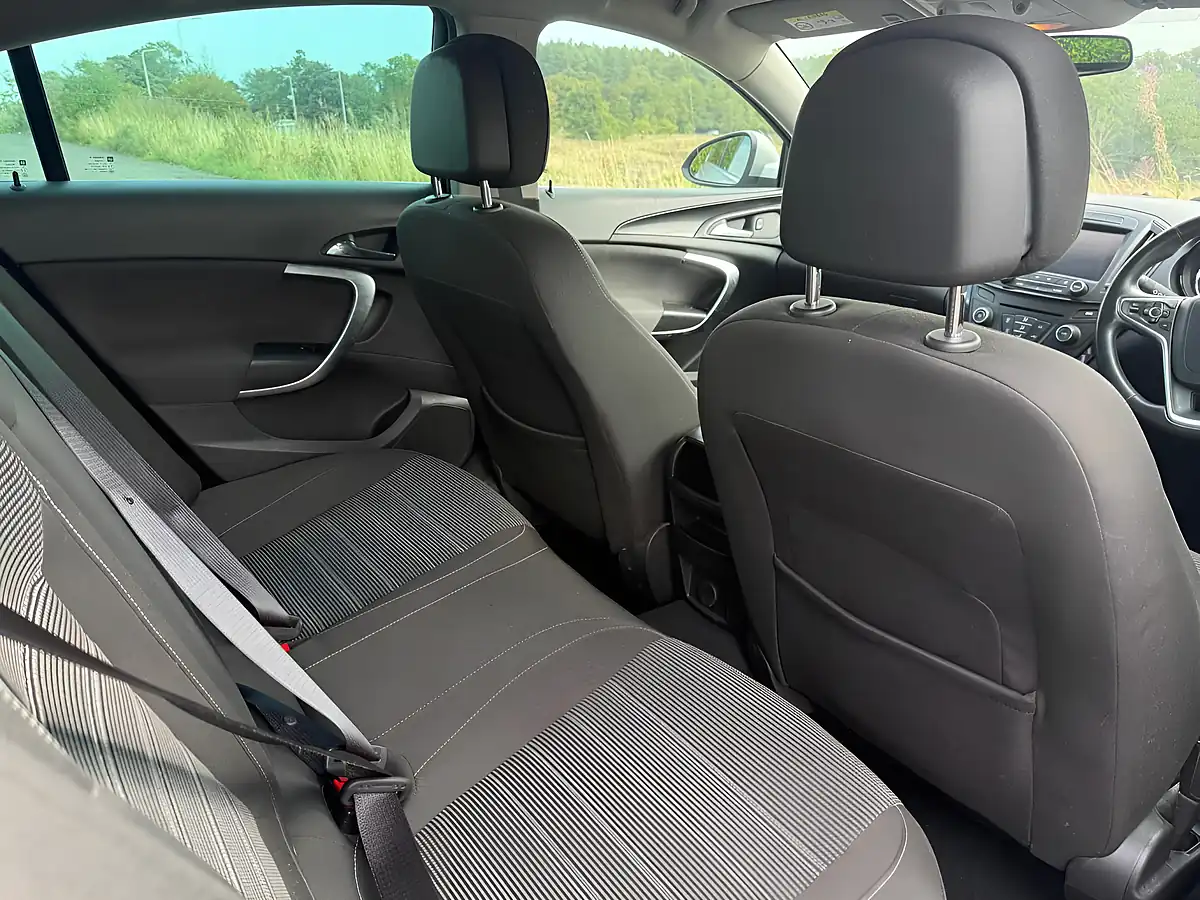 Used 2016 Vauxhall Insignia Sri Nav Silver - Interior and Exterior details 11