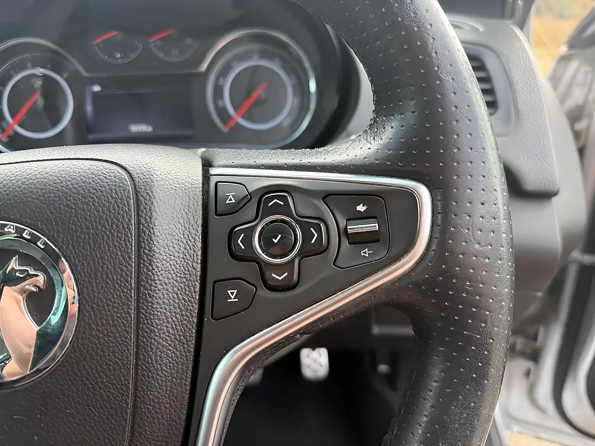 Used 2016 Vauxhall Insignia Sri Nav Silver - Interior and Exterior details 15