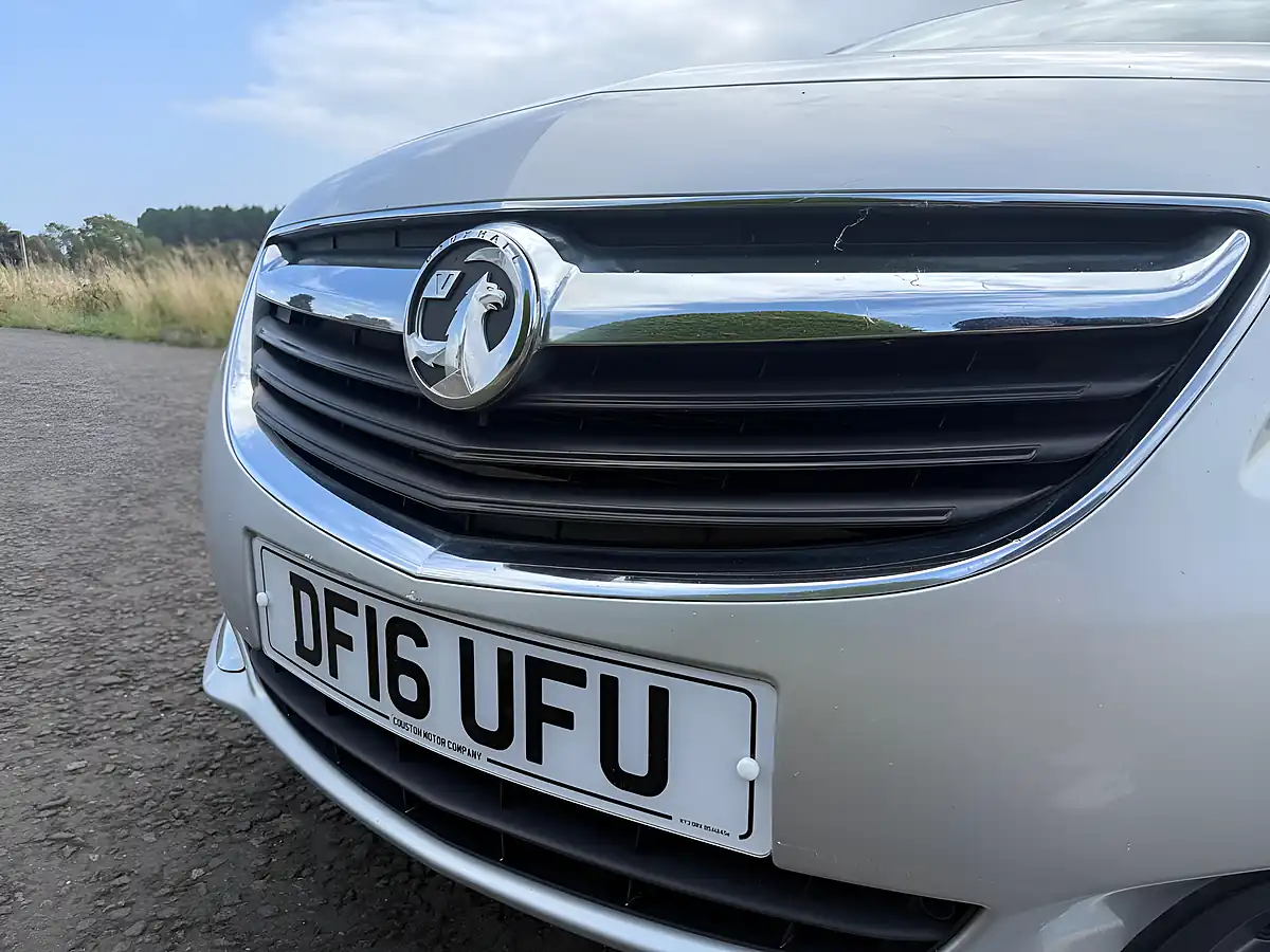 Used 2016 Vauxhall Insignia Sri Nav Silver - Interior and Exterior details 17