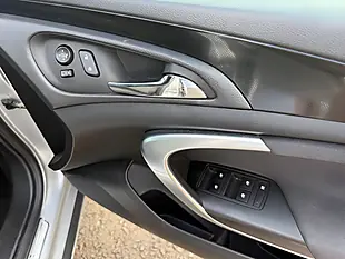 Used 2016 Vauxhall Insignia Sri Nav Silver - Interior and Exterior details 18