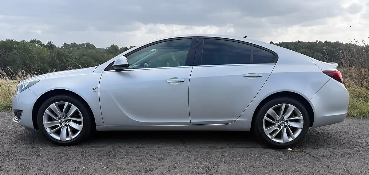 Used 2016 Vauxhall Insignia Sri Nav Silver - Interior and Exterior details 8