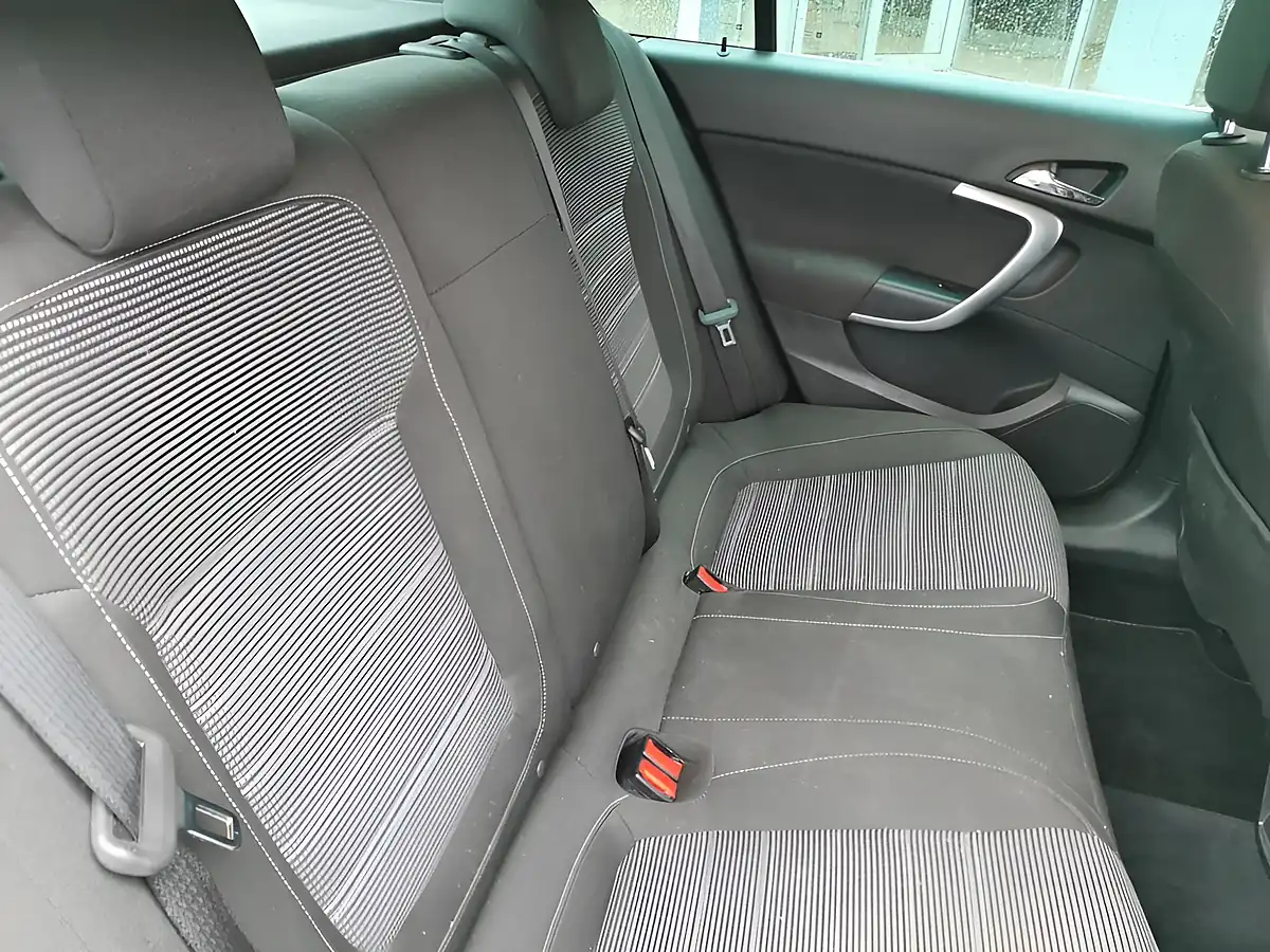 Used 2016 Vauxhall Insignia Sri Nav Silver - Interior and Exterior details 4