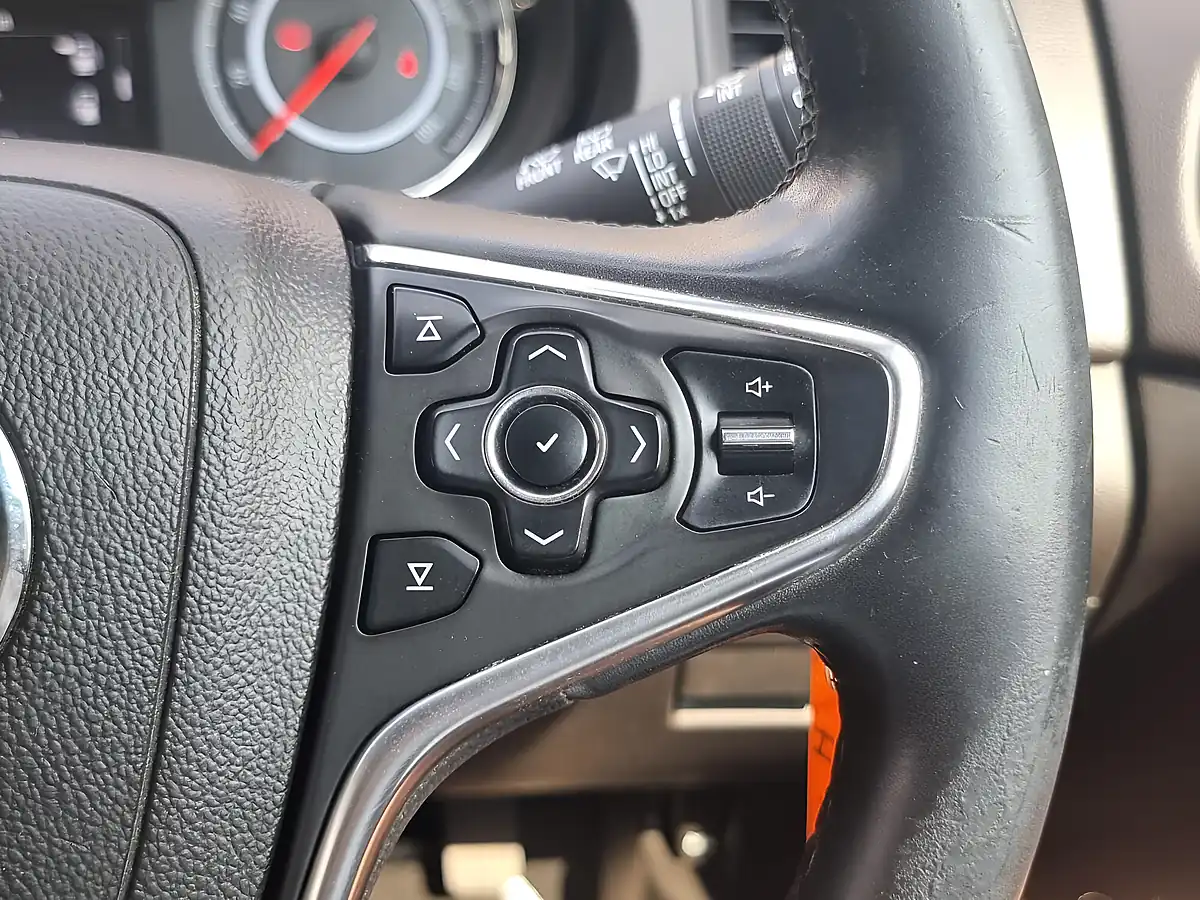 Used 2016 Vauxhall Insignia Sri Nav Sports Tourer Grey - Interior and Exterior details 13
