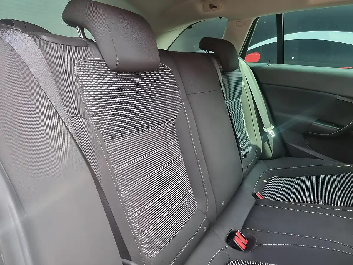 Used 2016 Vauxhall Insignia Sri Nav Sports Tourer Grey - Interior and Exterior details 15