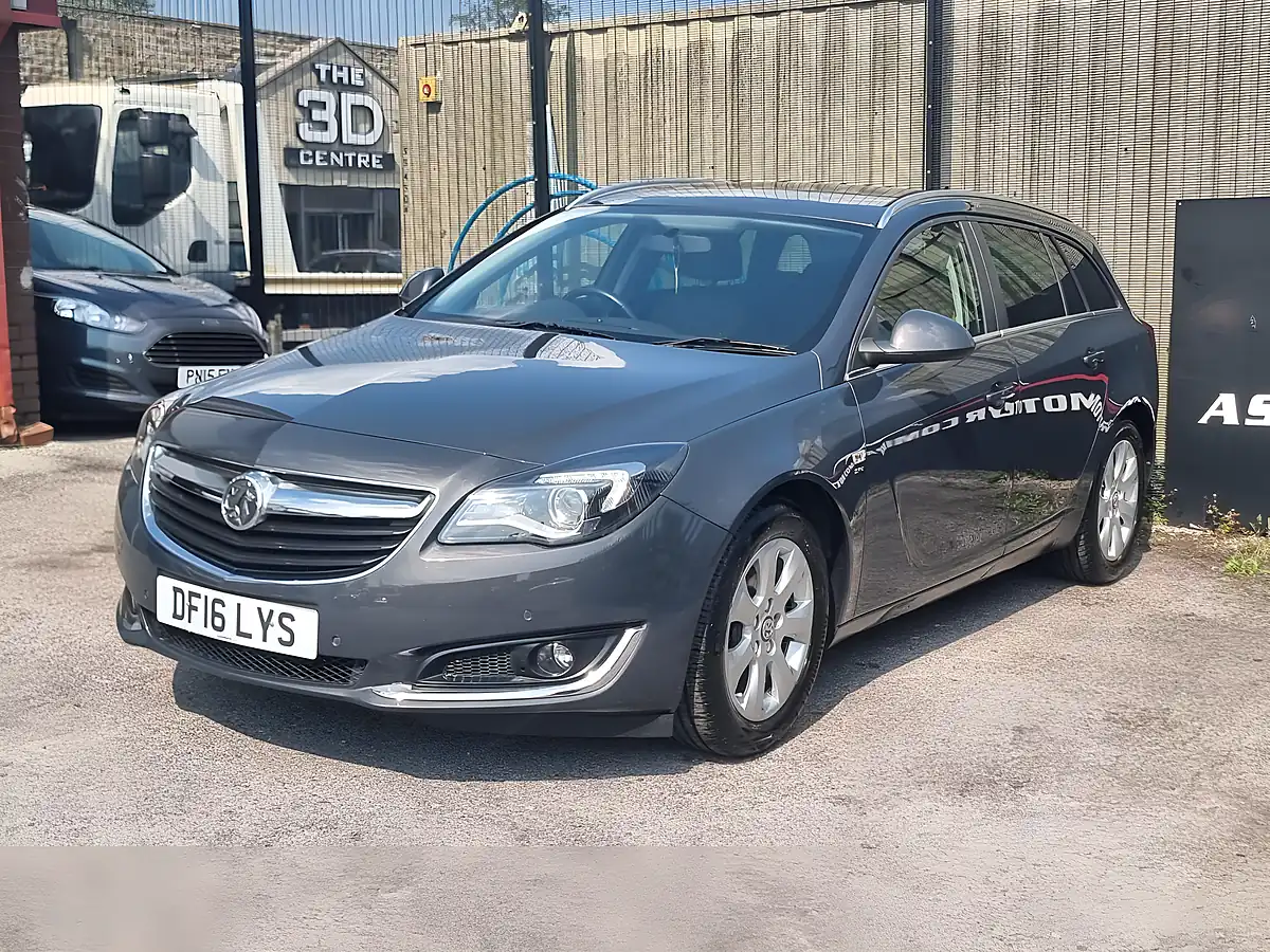 Used 2016 Vauxhall Insignia Sri Nav Sports Tourer Grey - Interior and Exterior details 3