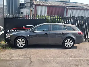 Used 2016 Vauxhall Insignia Sri Nav Sports Tourer Grey - Interior and Exterior details 4