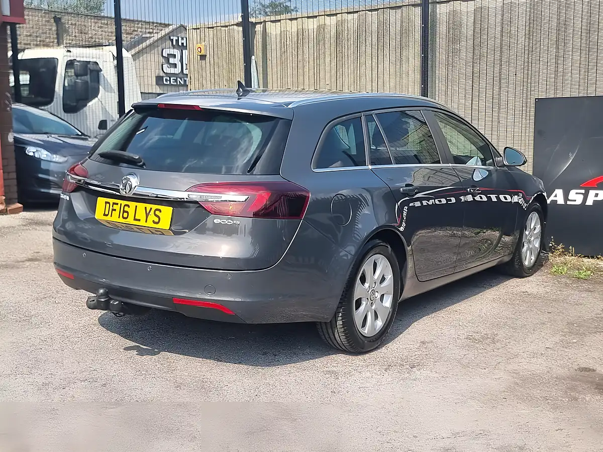 Used 2016 Vauxhall Insignia Sri Nav Sports Tourer Grey - Interior and Exterior details 8