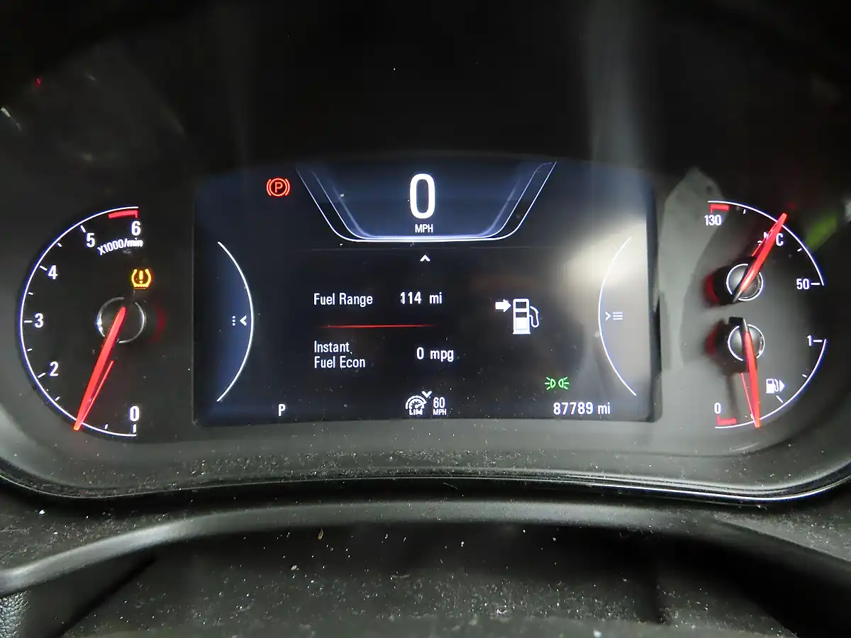 Used 2016 Vauxhall Insignia Sri Nav Sports Tourer Grey - Interior and Exterior details 7