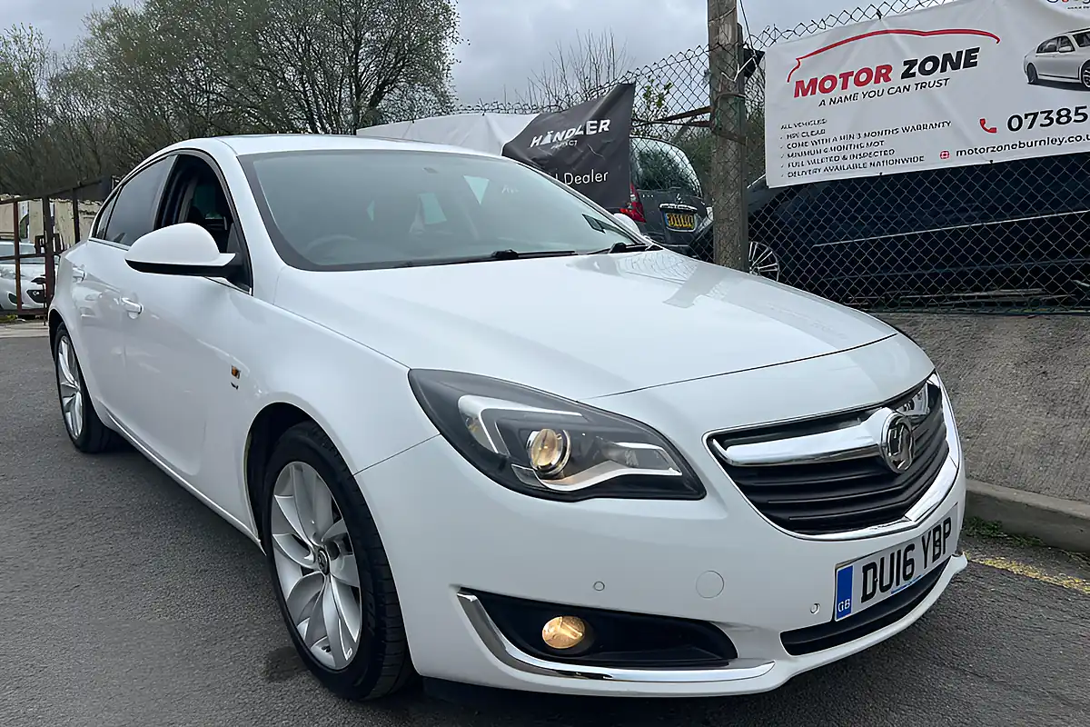Used 2016 Vauxhall Insignia Sri Nav White - Front View