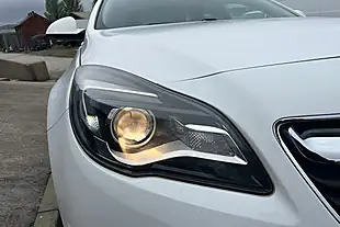 Used 2016 Vauxhall Insignia Sri Nav White - Interior and Exterior details 12