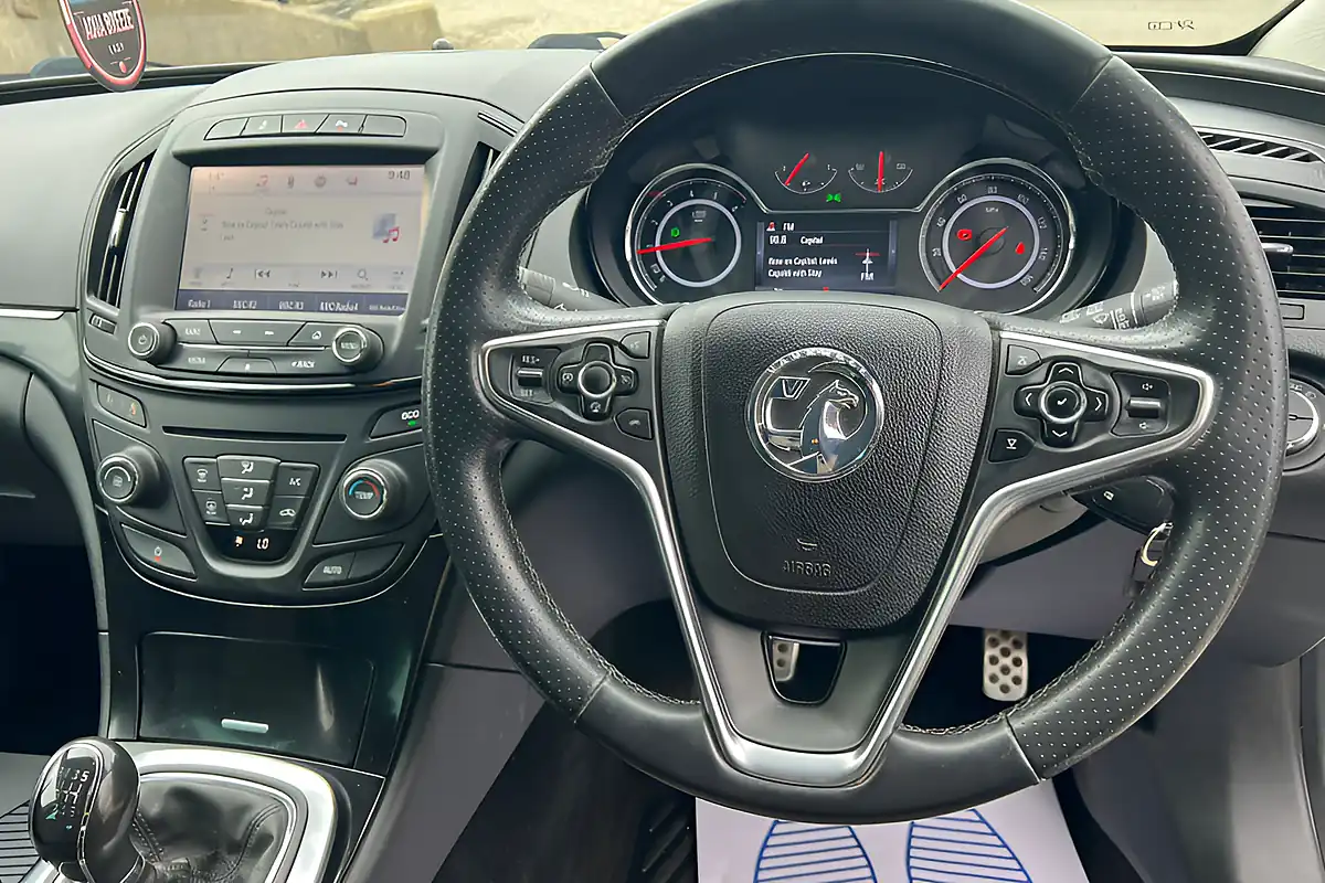 Used 2016 Vauxhall Insignia Sri Nav White - Interior and Exterior details 13