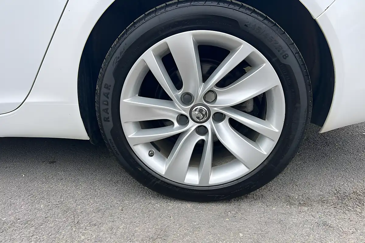 Used 2016 Vauxhall Insignia Sri Nav White - Interior and Exterior details 18
