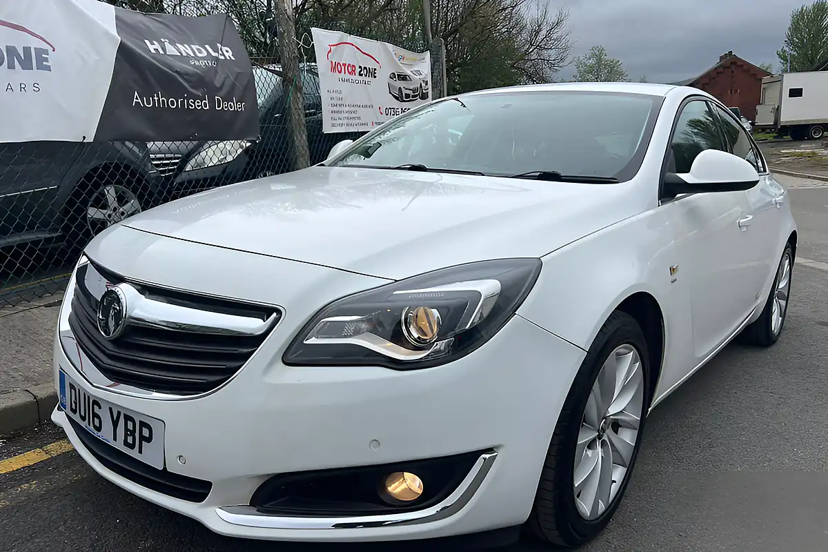 Used 2016 Vauxhall Insignia Sri Nav White - Interior and Exterior details 3