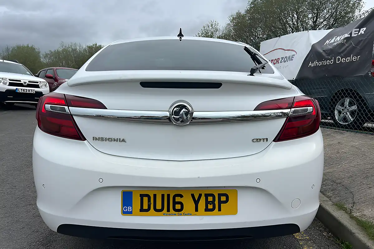 Used 2016 Vauxhall Insignia Sri Nav White - Interior and Exterior details 9