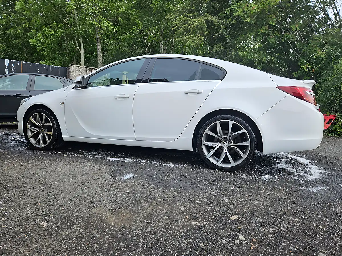 Used 2016 Vauxhall Insignia Sri Nav White - Interior and Exterior details 3