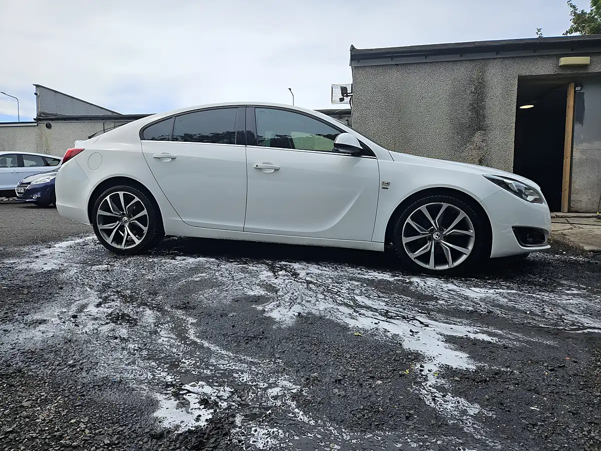 Used 2016 Vauxhall Insignia Sri Nav White - Interior and Exterior details 5