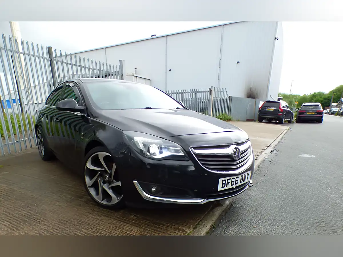 Used 2016 Vauxhall Insignia Sri Vx Line Black - Front View